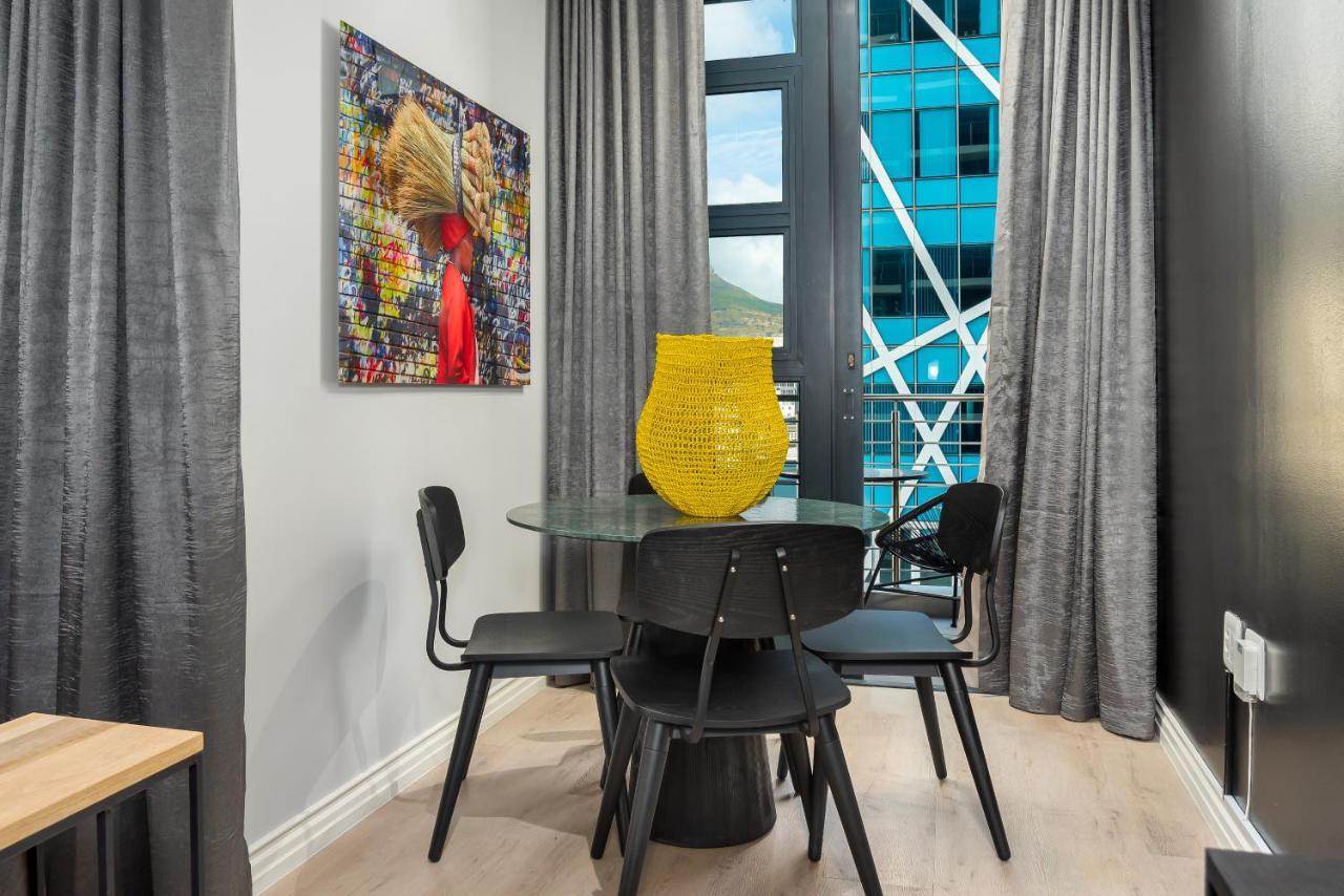 16 On Bree Luxury Apartments ケープタウン エクステリア 写真