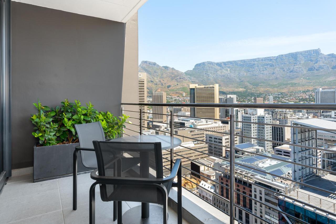 16 On Bree Luxury Apartments ケープタウン エクステリア 写真