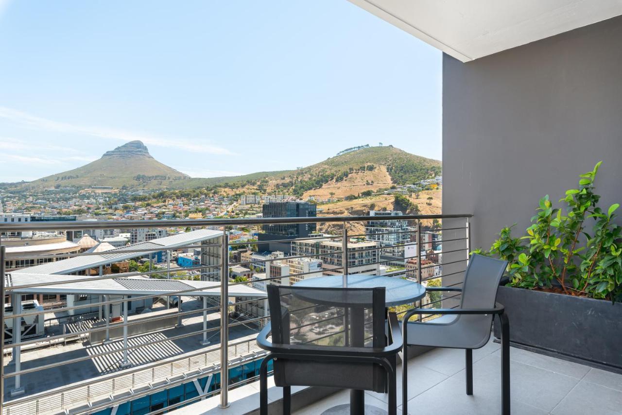 16 On Bree Luxury Apartments ケープタウン エクステリア 写真