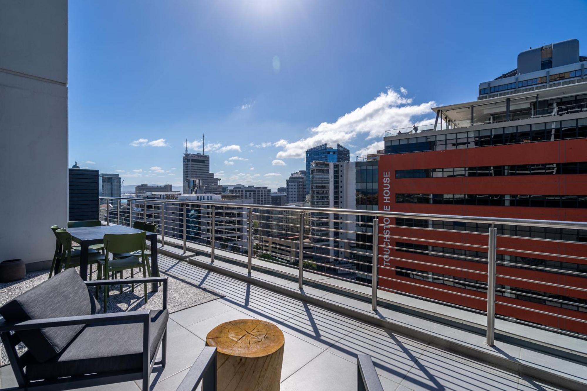 16 On Bree Luxury Apartments ケープタウン エクステリア 写真